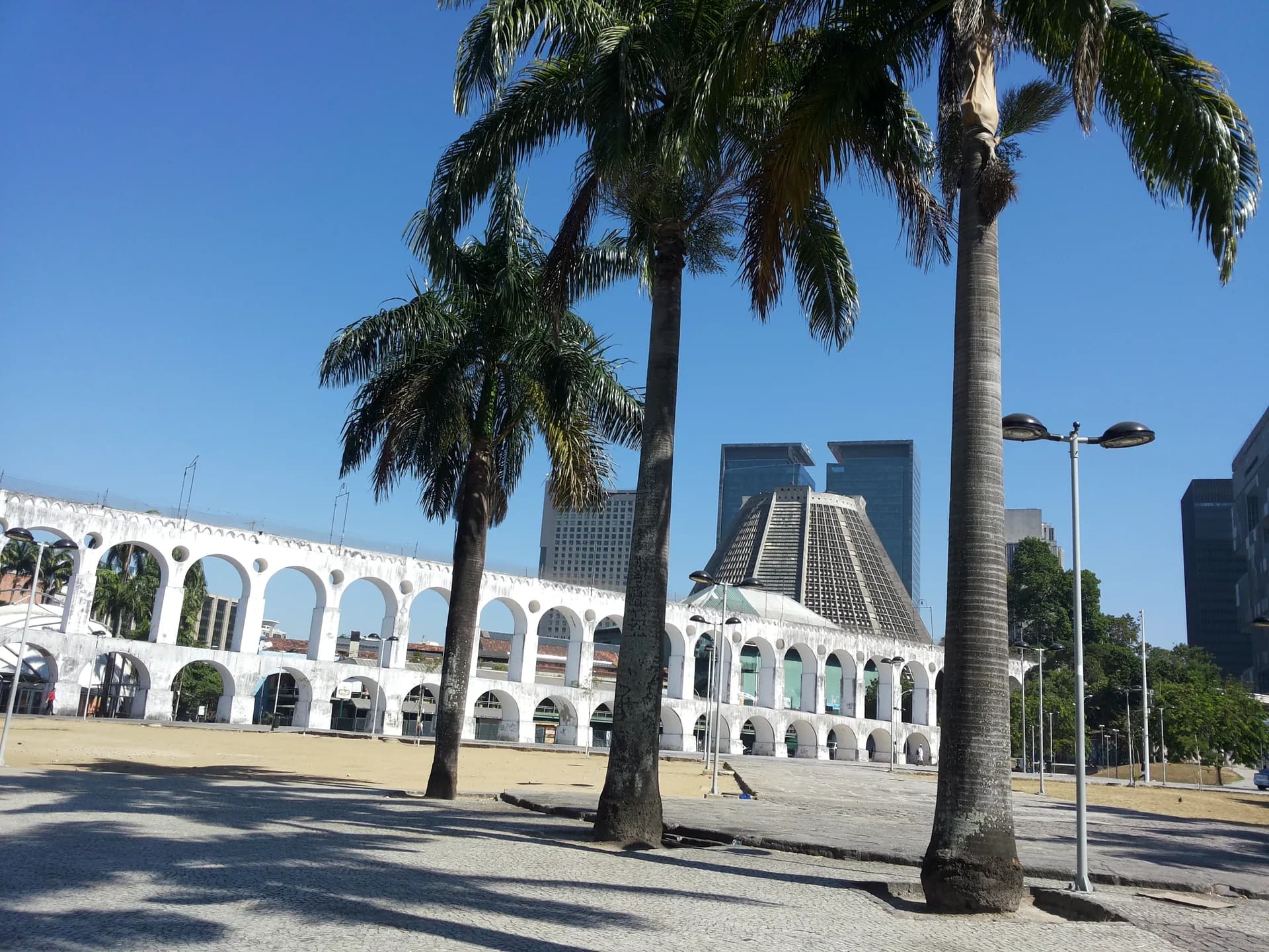 Centro histórico do Rio de Janeiro — Cinelândia e arquitetura colonial a partir do Galeão